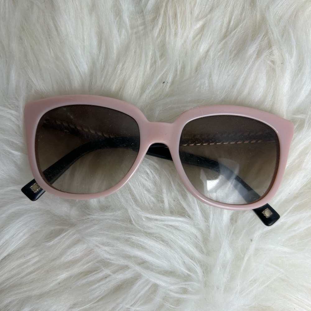 pink women’s sunglasses